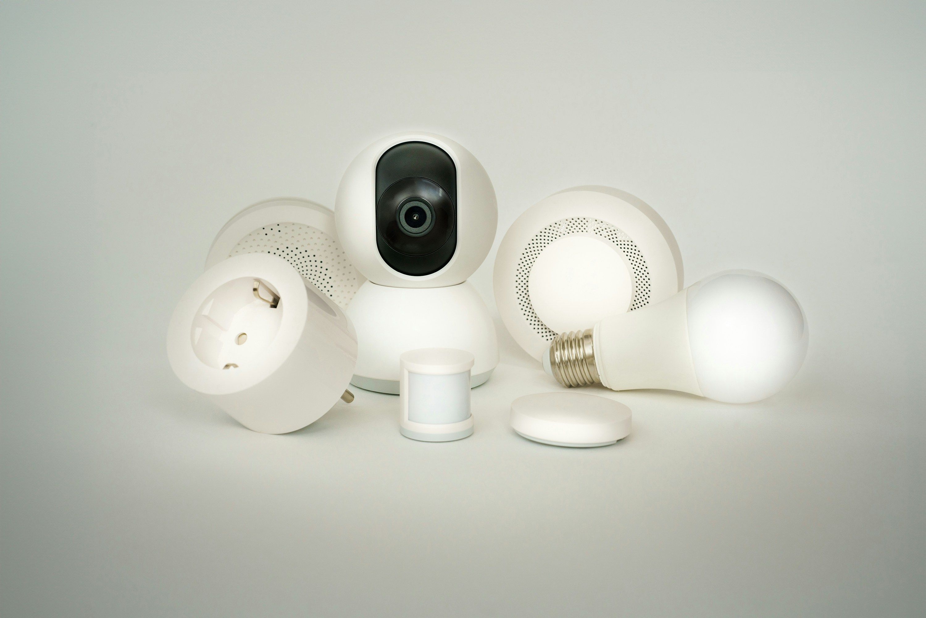 Camera in center of smart devices